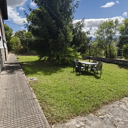 Escueles De A Holiday home Collia
